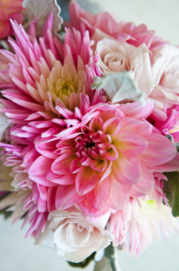 pink dahlia bouquet